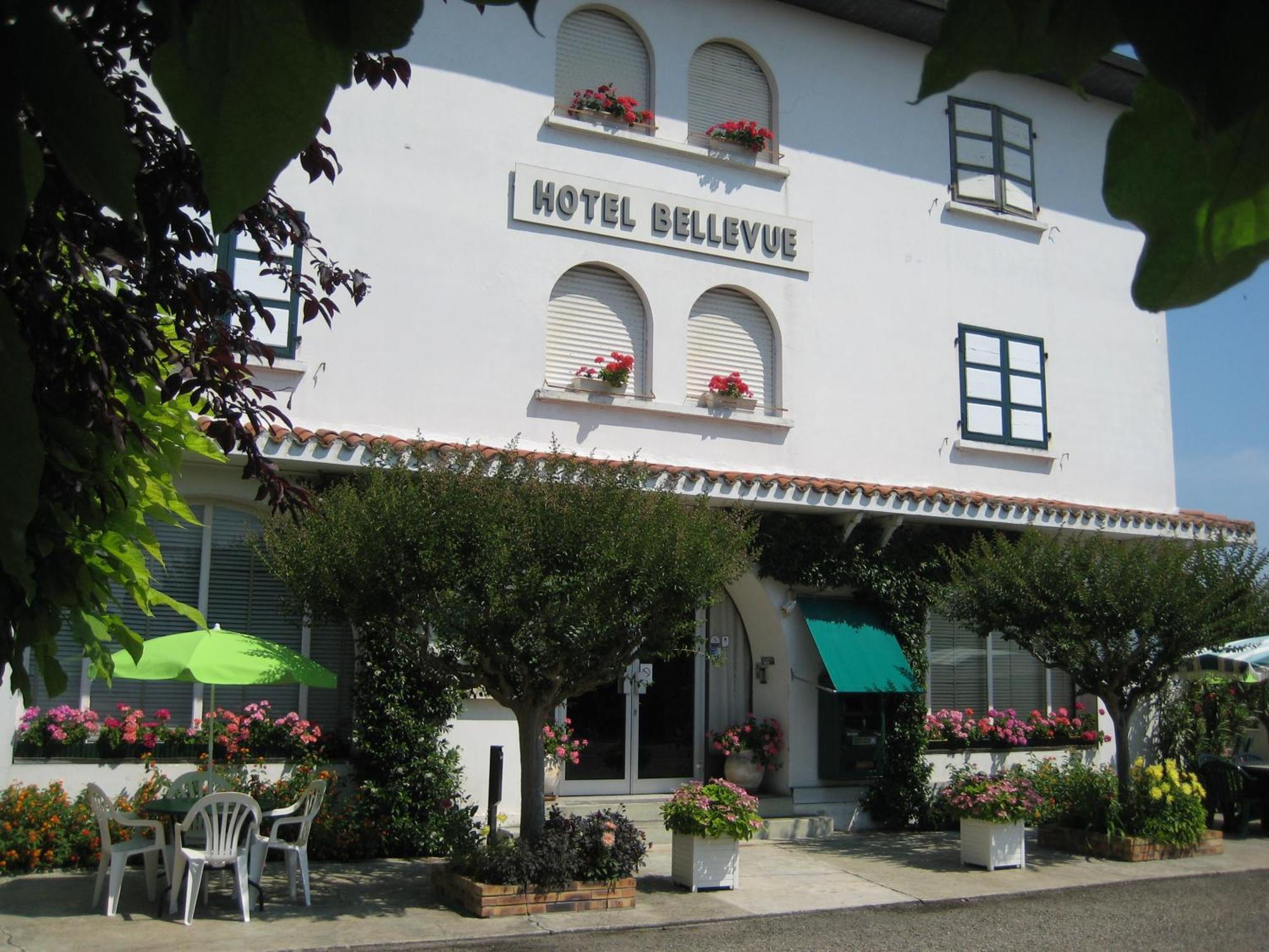 Hotel Bellevue De Tradition Familiale Morcenx Exterior photo